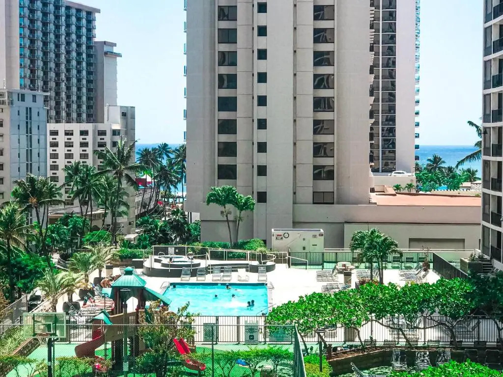 Waikiki Banyan 3410 Stunning Ocean, Surfer & Sunset View's