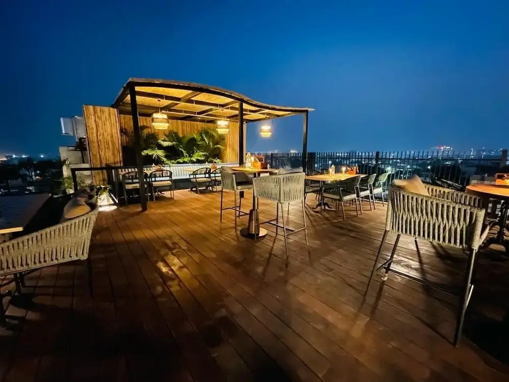 OYO 10192 Hotel Vista Residency