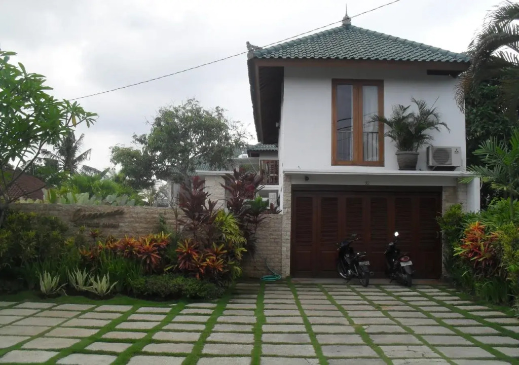 Coconuts Residence