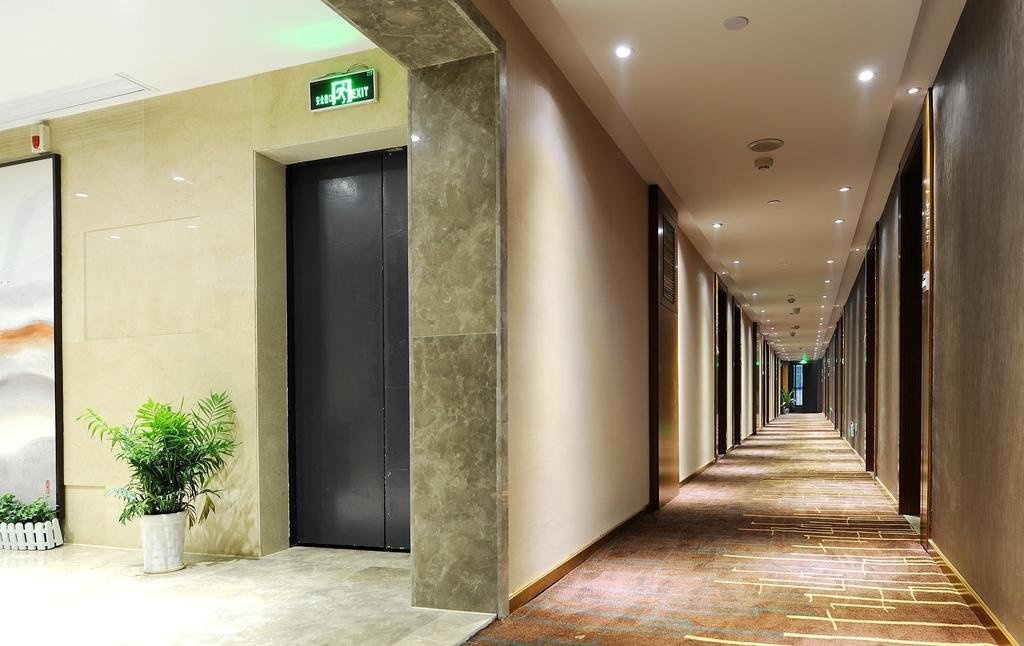 Yannian Huijing Hotel