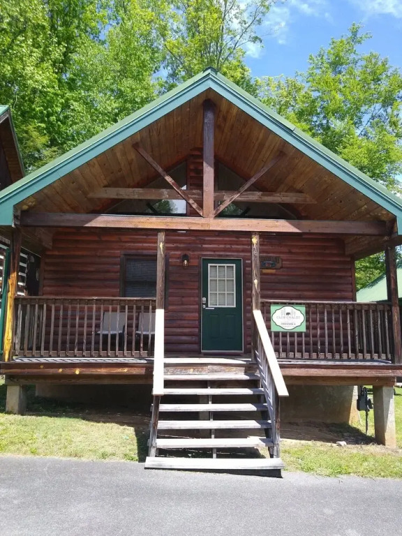 Urban Escape - 1BR King Cabin