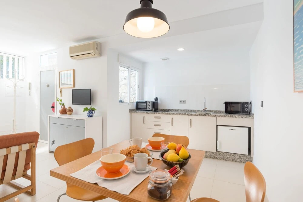 Pedregalejo: Cozy Apartment Front Of The Beach