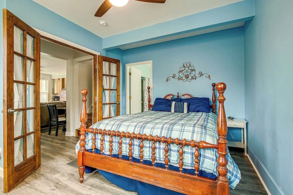 Lavish House w/ Patio - 2 Blocks to Green Lake!