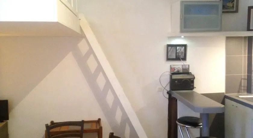 Studio 11