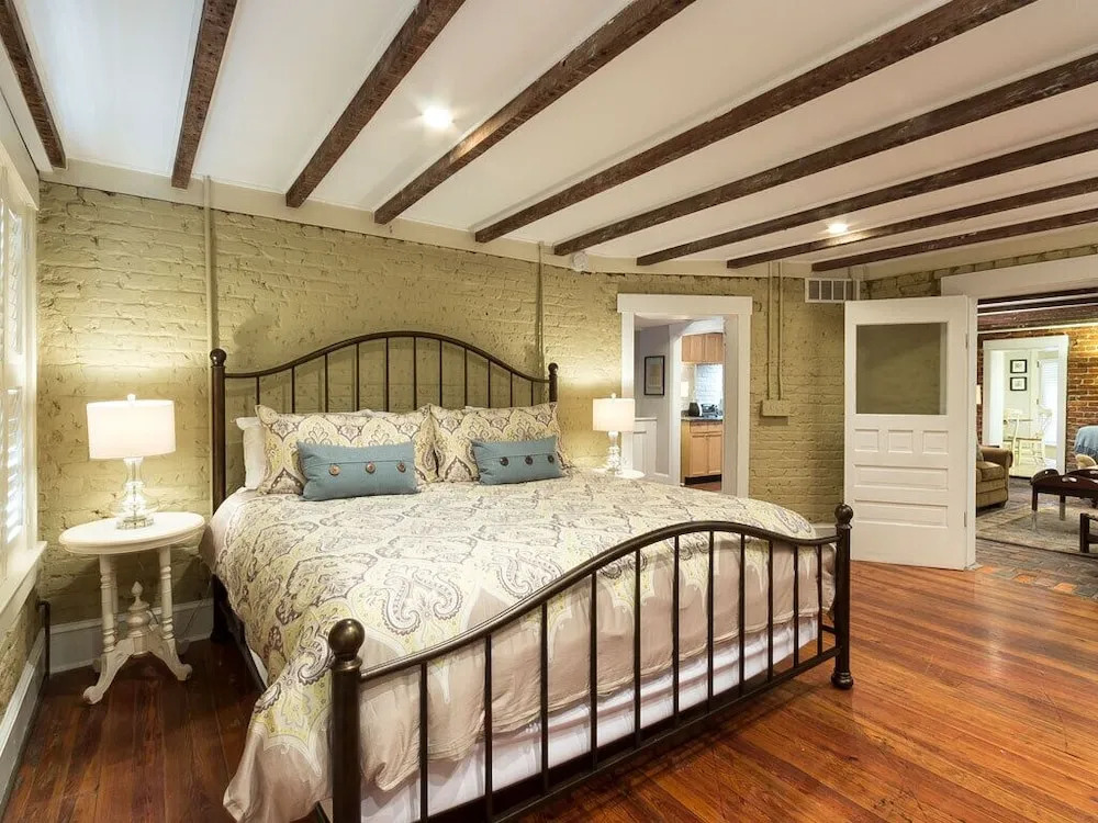 Southern Belle Manor