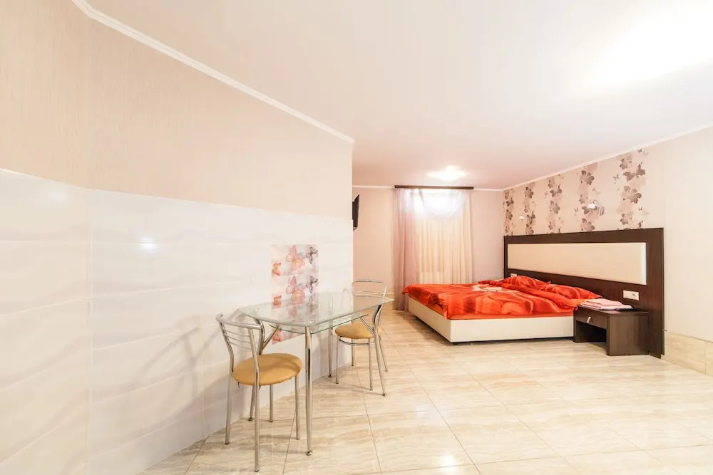 Home Comfort Hotel