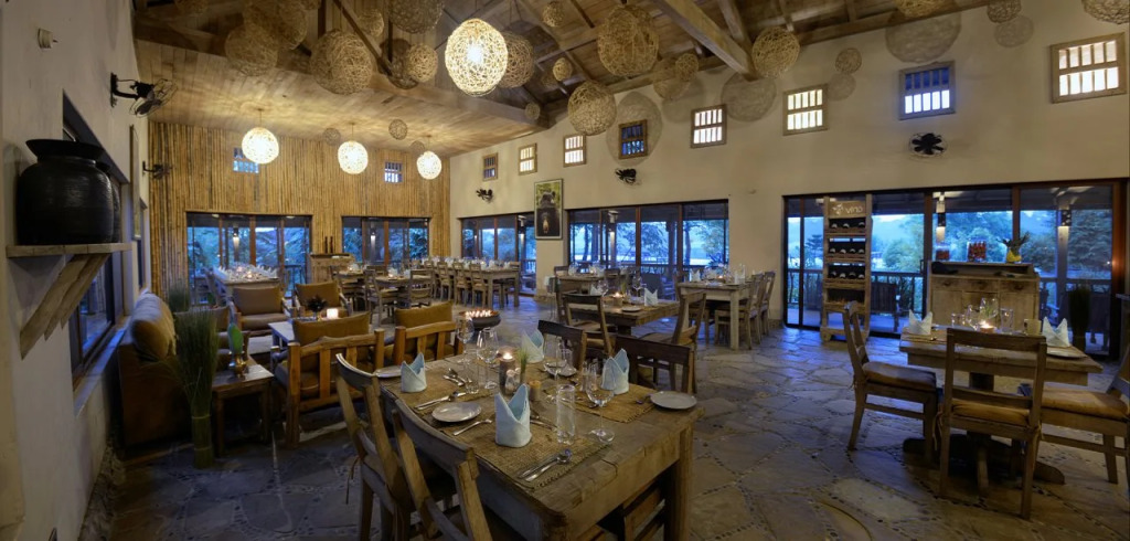 Barahi Jungle Lodge