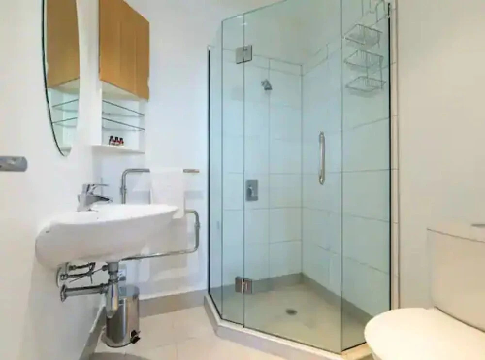 Lovely Apartment - Gym & Parking by Zodiak Stays