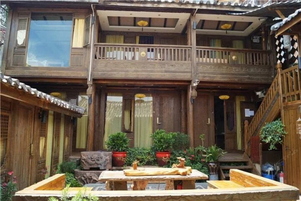 Lijiang Yuelang Inn