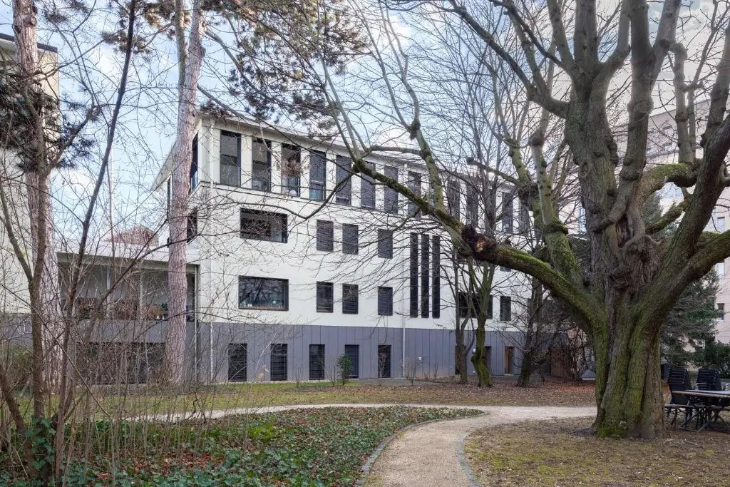 2,5 Zi Design Loft Wohnung mit Gartensitzplatz