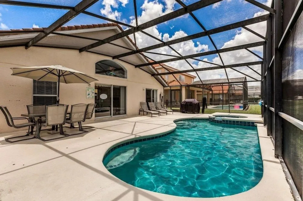 SC1041 Resort Amenities Private Pool and Spa Games Room and Wi Fi by R
