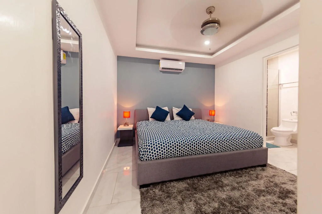 Mararena Family Apartments & Long Stay Living - Steps from 5th Avenue