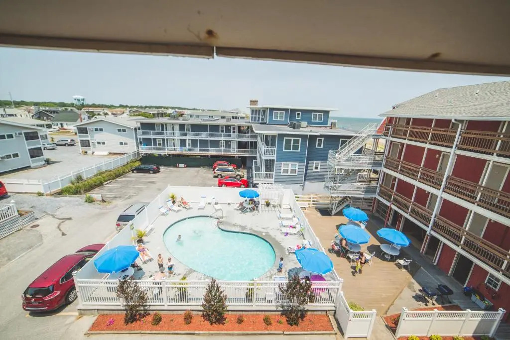 Surf Club Oceanfront Hotel
