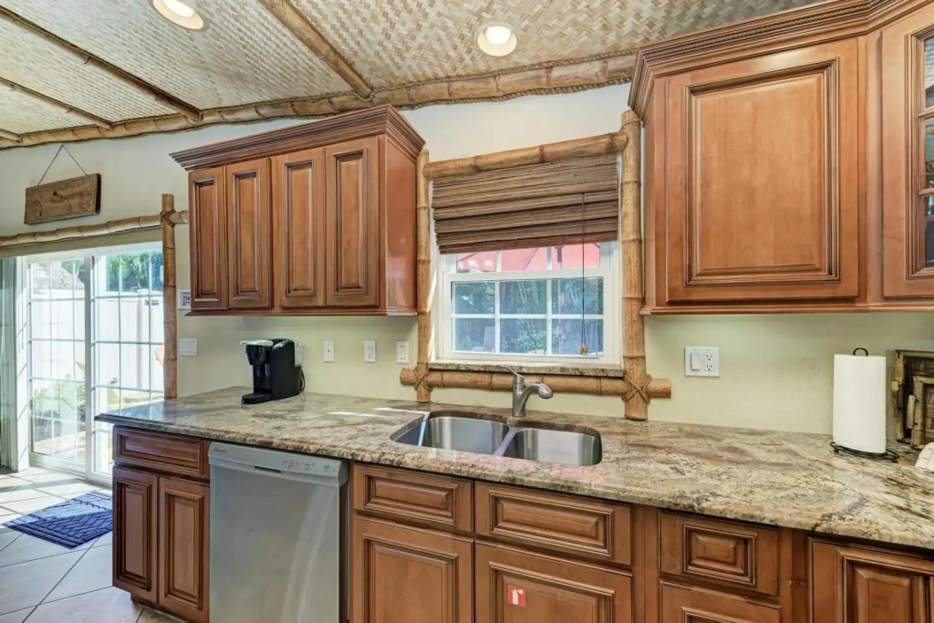 Chiki Tiki West - 303 - 64th Street Unit A