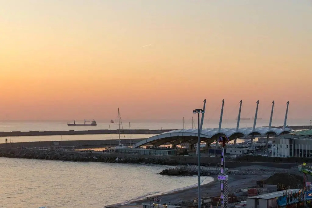 ALTIDO Splendid Apartment for 8 with Beautiful SeaView