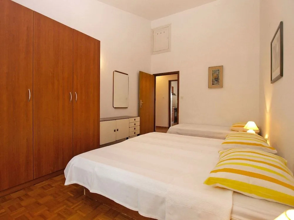Apartment 1652