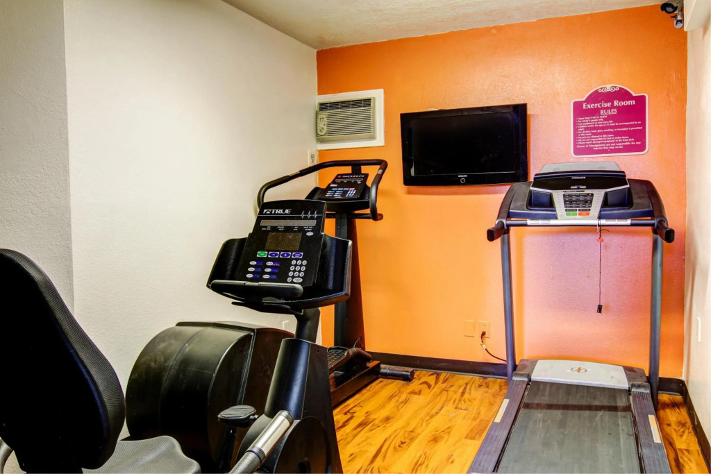 Motel 6-Columbia, MO - East