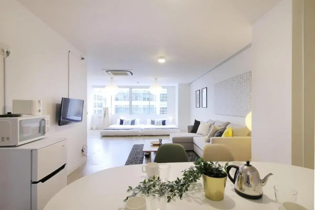 bHOTEL401 2BR Apt for 10ppl near Hondori Shopping