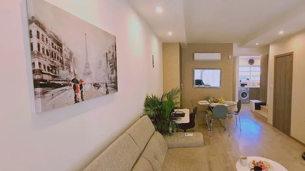 STAY Downtown Retreat