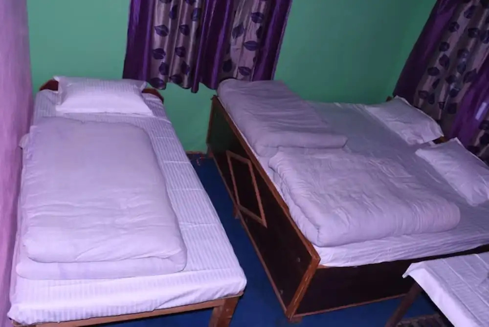Goroomgo Anjali Home Stay Deoriatal Uttarakhand