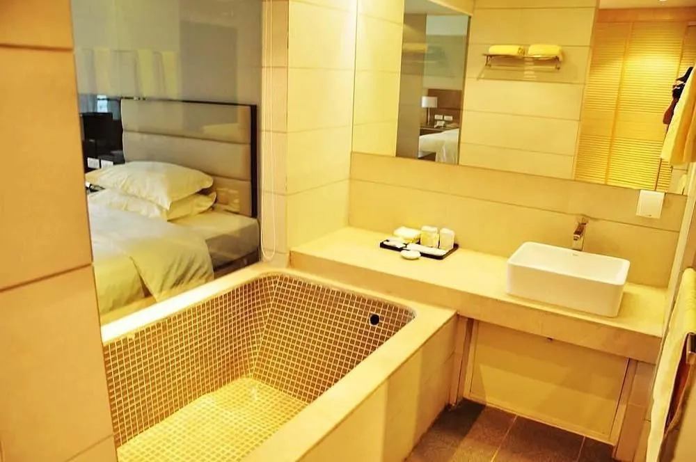 Xiuquanyingyue Hot Spring Garden Hotel