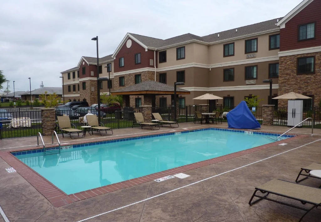 Staybridge Suites Bowling Green by IHG