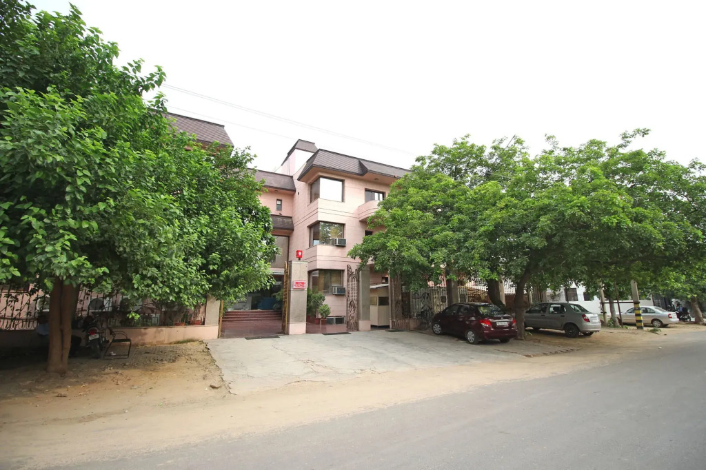 OYO Flagship 5912 Near Sikanderpur