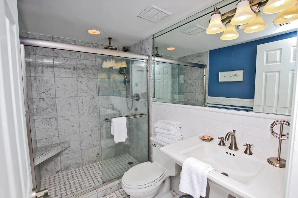 Broadmoor 304 by Youngs Suncoast