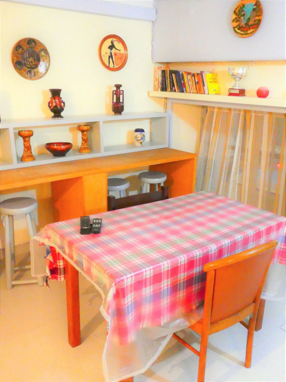 Fivos Hotel - Hostel