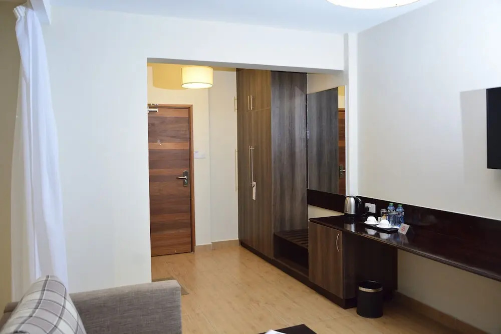 Razana Hotel