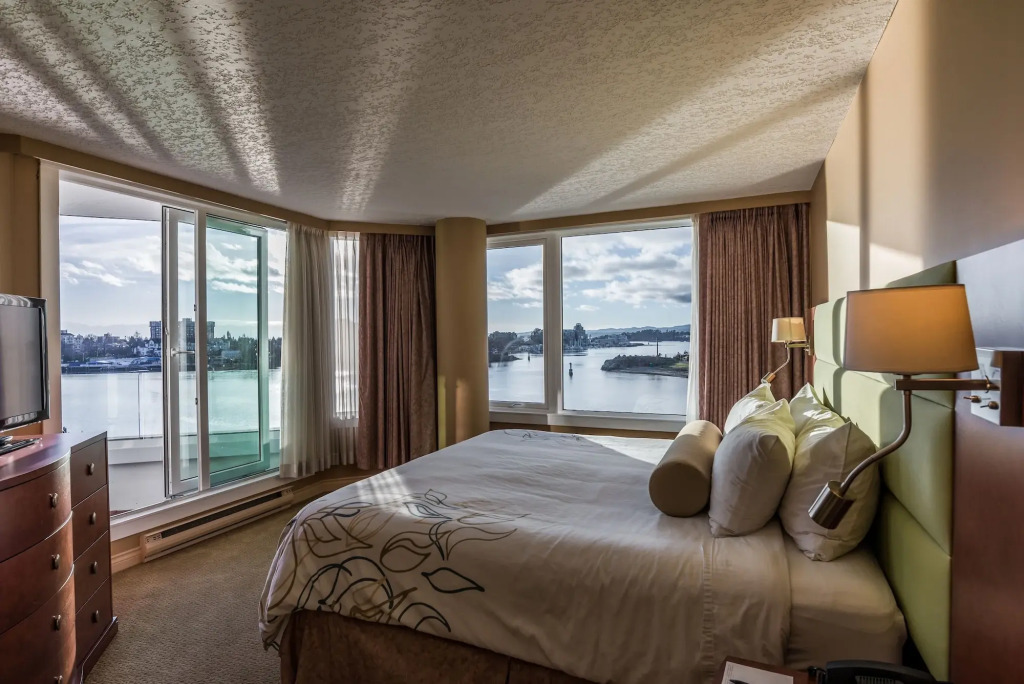 Victoria Regent Waterfront Hotel & Suites