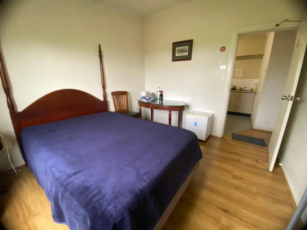 Quality room conveniently located for 2 or 3 si