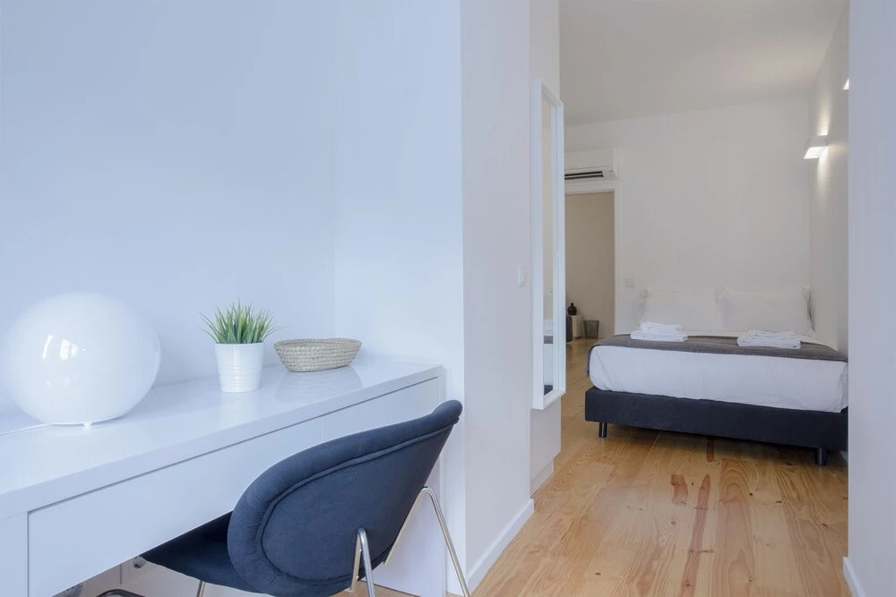Bombarda Apartments by LovelyStay