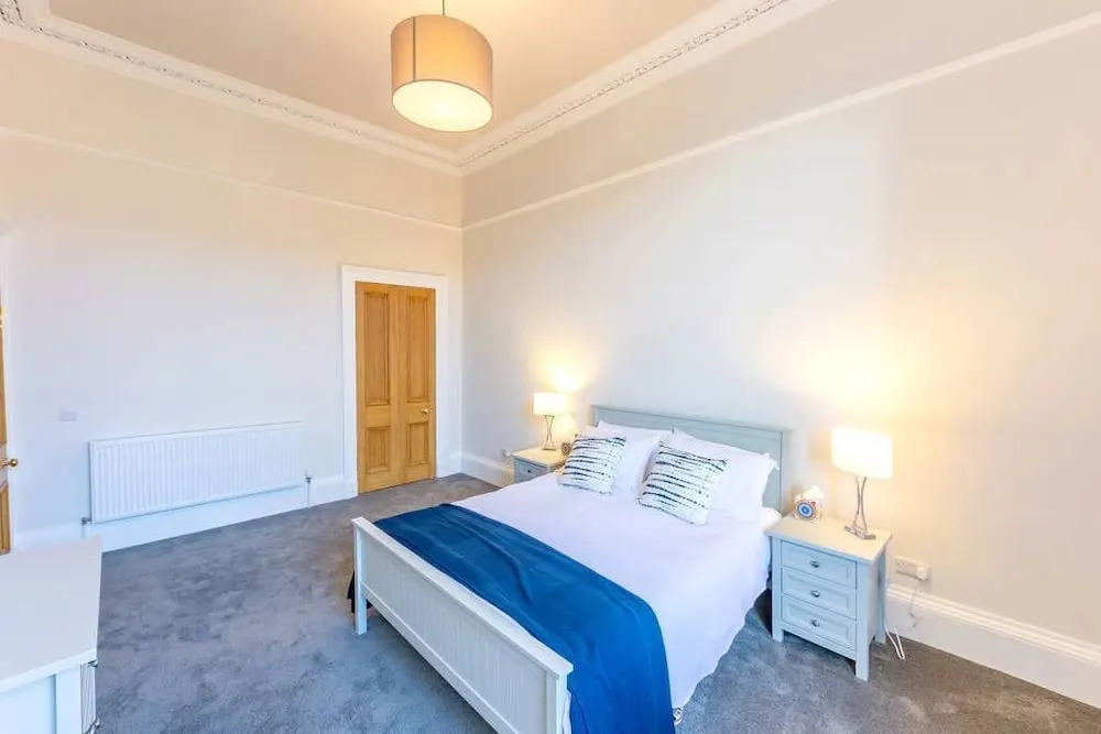 Wonderful Luxury West End Apartment