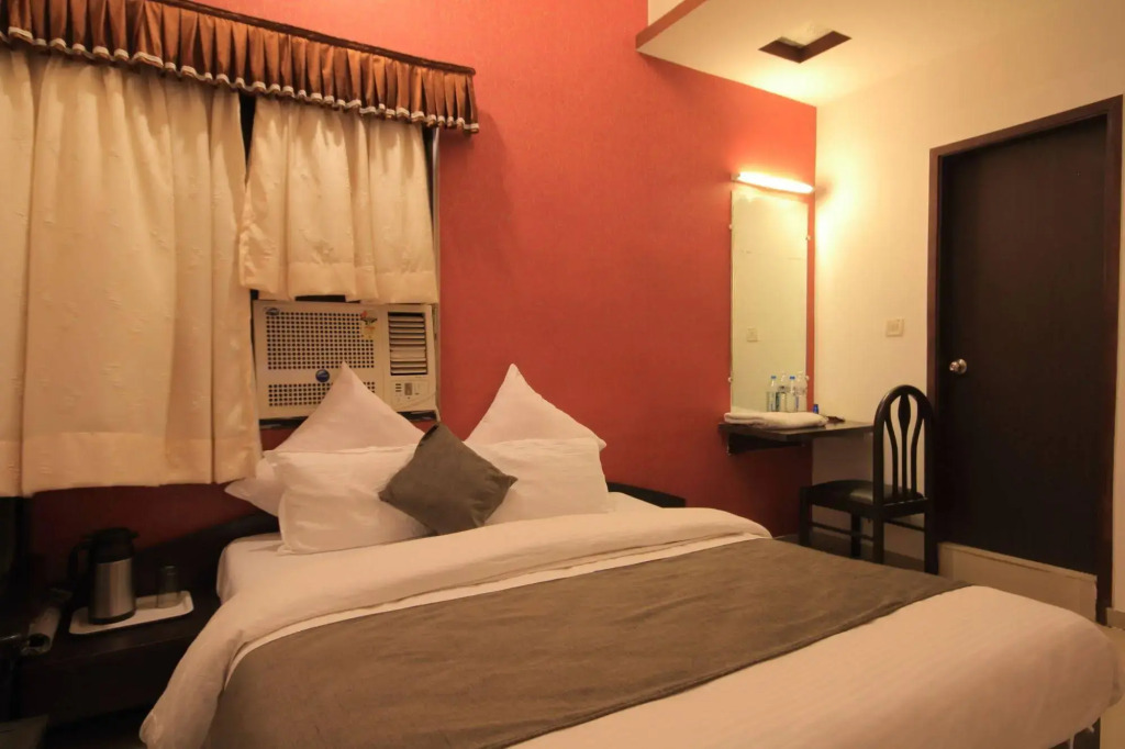 Hotel O Crystal
