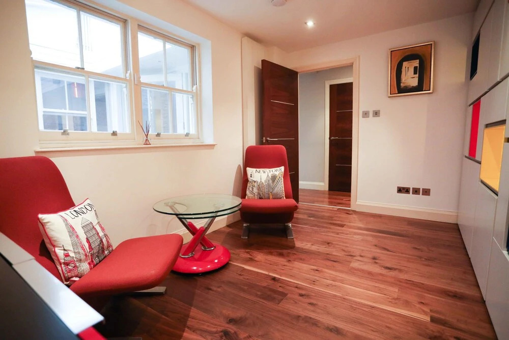 Lovely 2 Bed Flat in Warren Street