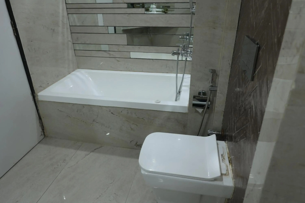 OYO Premium Deccan Apte Road