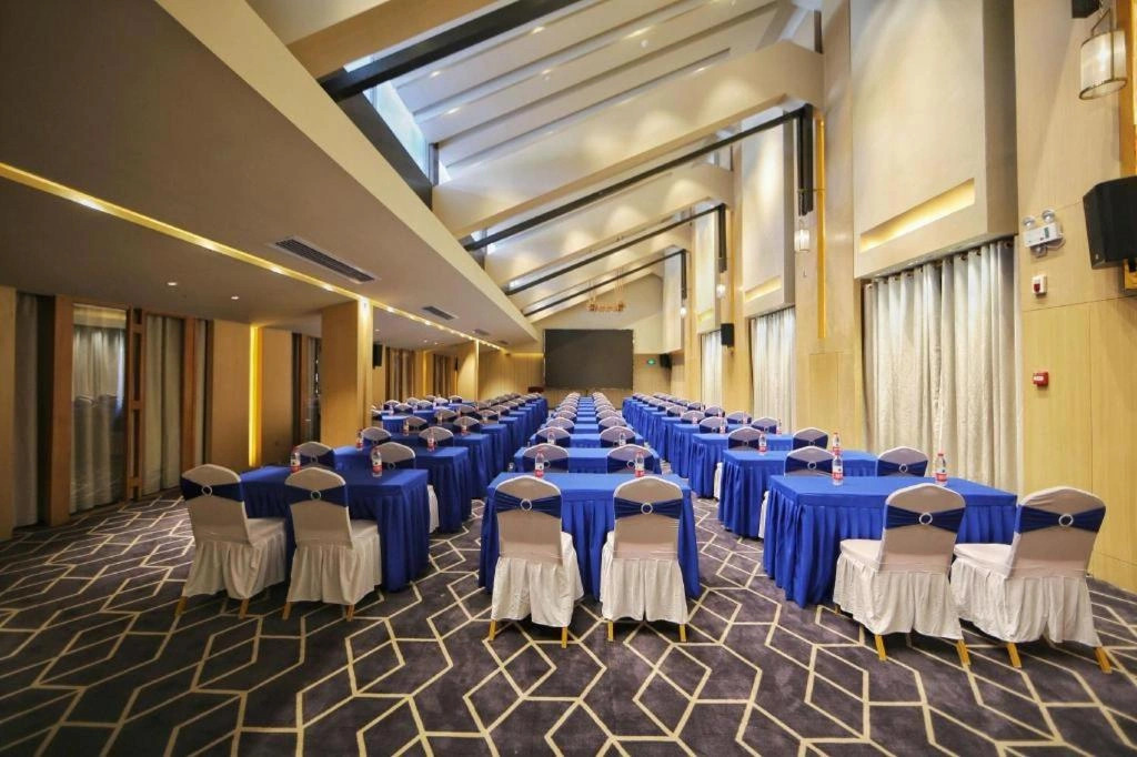 Jiangwan Cultural Tourism Hotel (Sanjiang Fengyu Bridge)