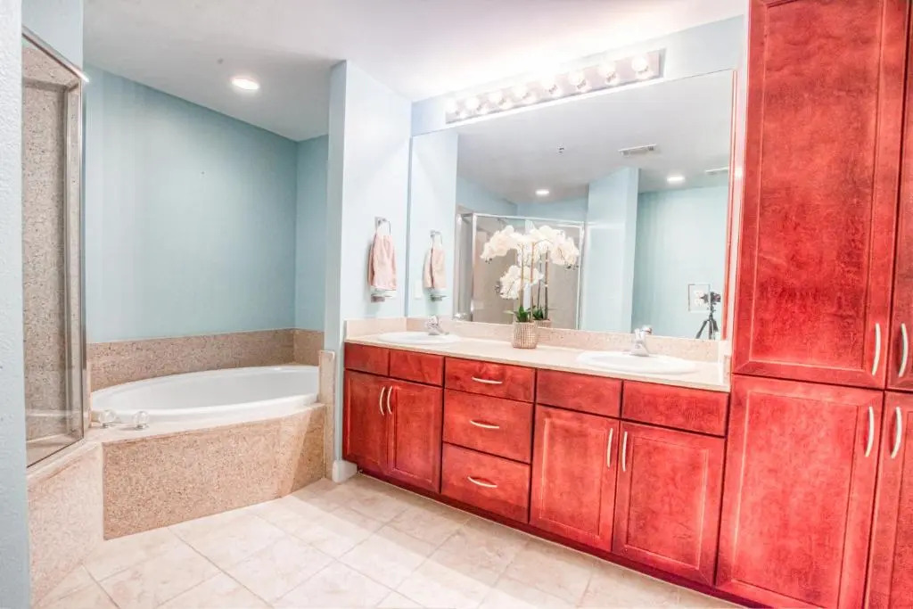 Laketown Wharf 1238 - Brand New End Unit With Wrap Around Balcony