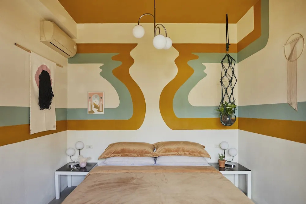 MOOD HAUS by DW - 70s Retro Stays