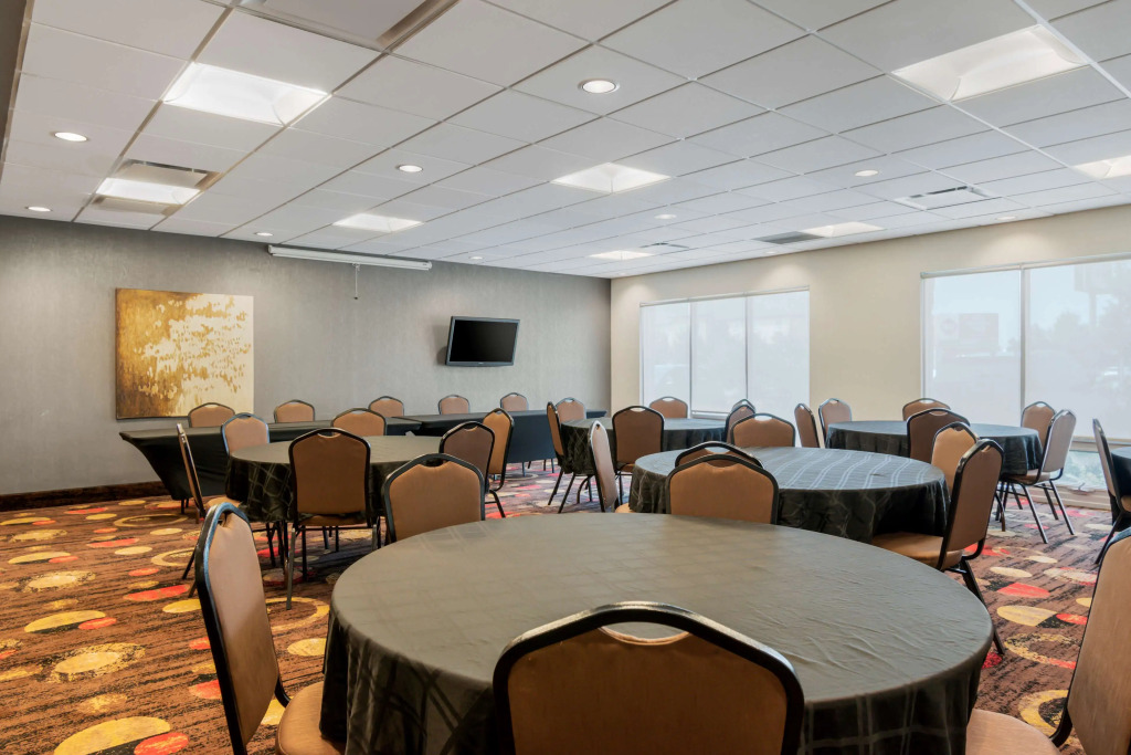 Best Western Plus Eastgate Inn & Suites