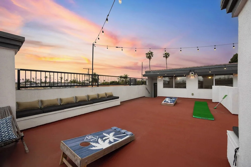 Belmont Shore Retreat Rooftop Lounge, Putting Green & Near 2nd Street Beaches