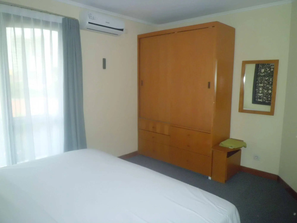 Shinju Apartment