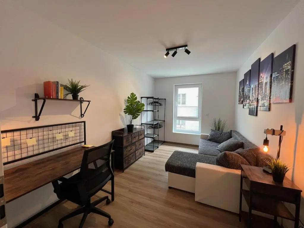 TomsFLAT CityApartments - 3 ROOMS, KITCHEN, WORKSPACE, HIGHSPEED WIFI, FREE PARKING, WASHER & DRYER, BALCONY, 24h Check-in