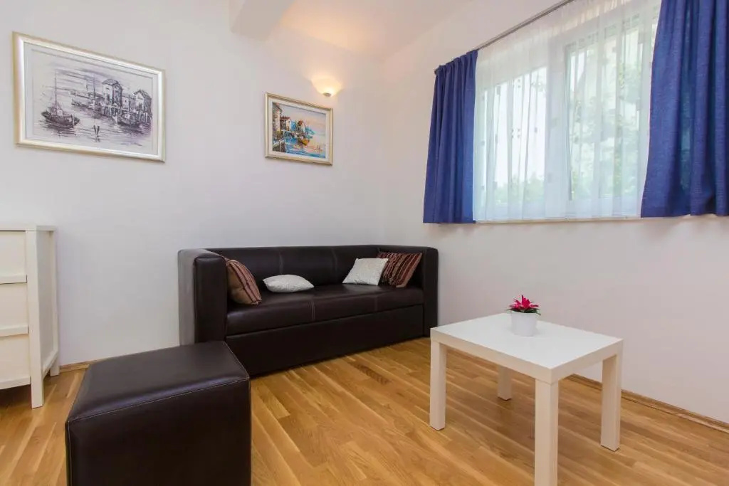 Apartments Villa Tribunj