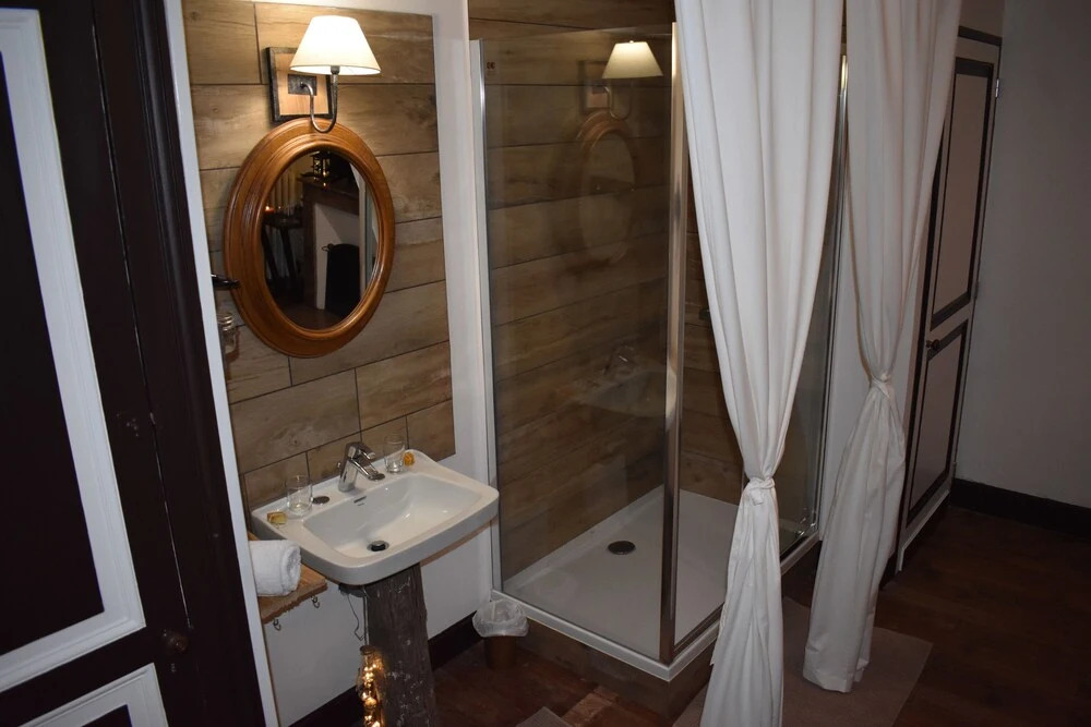 Baccara Lodge