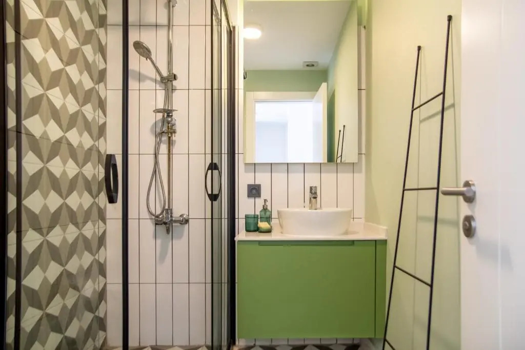 Gorgeous Apartment With Pool and Balcony In Izmir