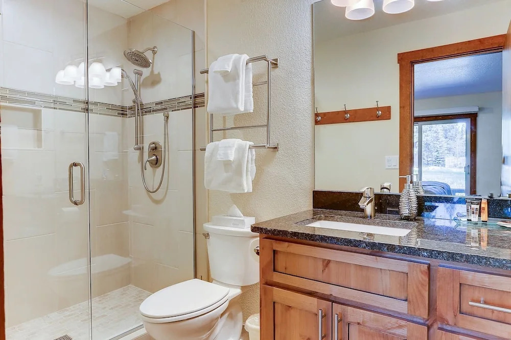 3 Spyglass Home on Meadows Golf Course feature Brand New Hot Tub and Bikes by RedAwning