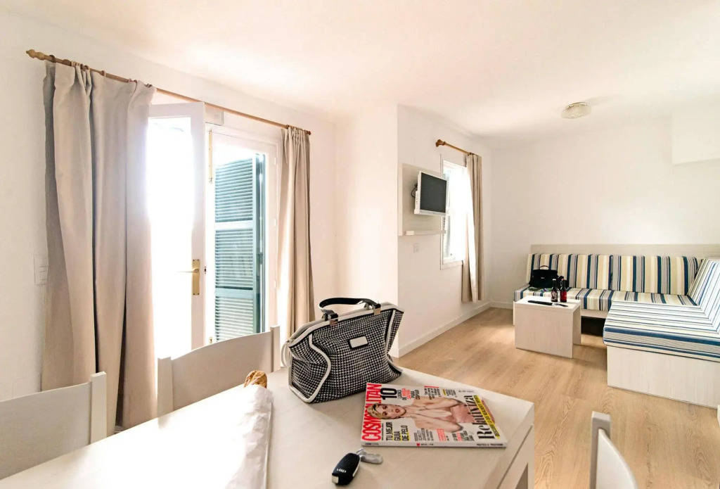 Apartamentos Cala Blanca