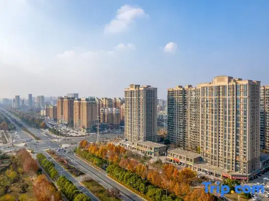 Xinyang Yunzhi Hotel